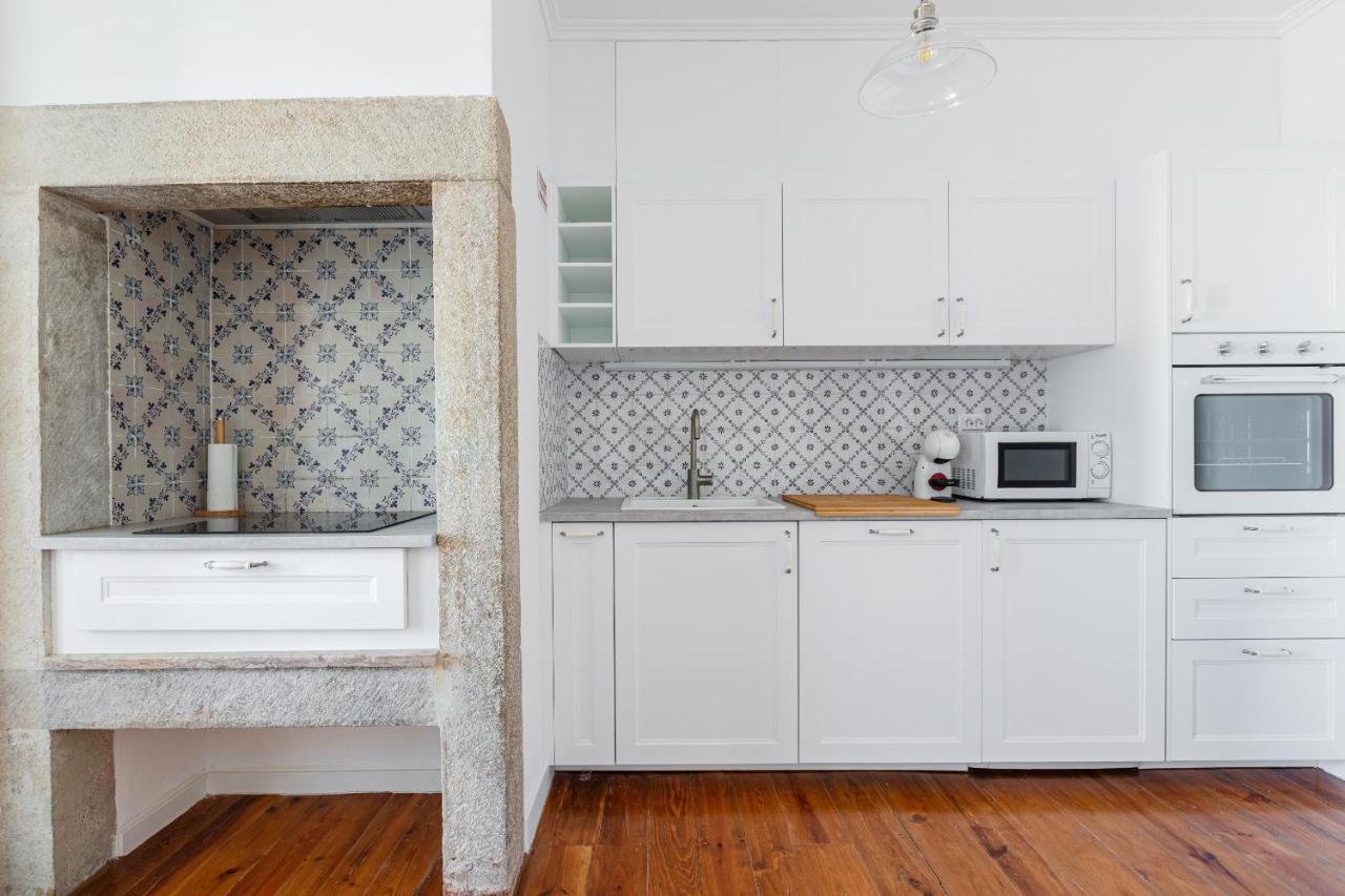 ליסבון White & Blue Vintage Home In Graca מראה חיצוני תמונה