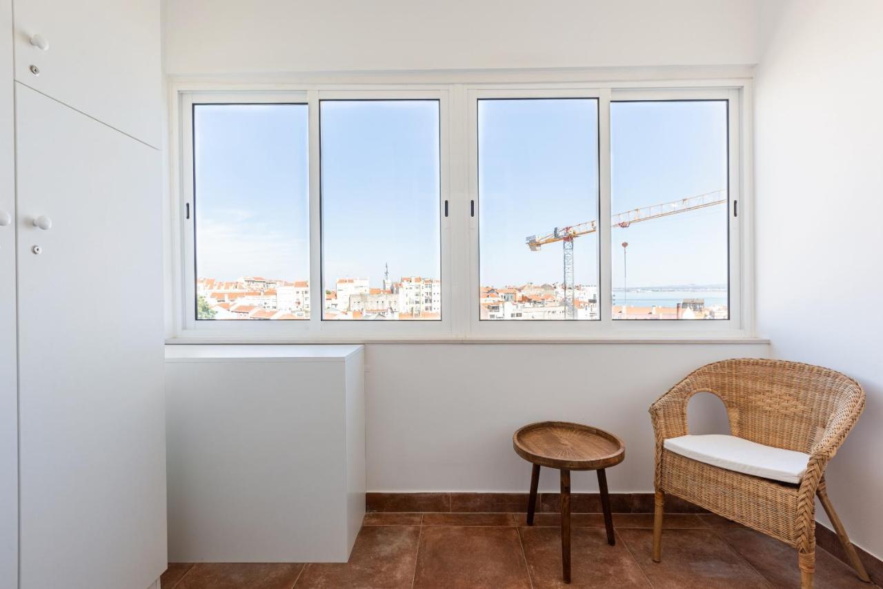 ליסבון White & Blue Vintage Home In Graca מראה חיצוני תמונה