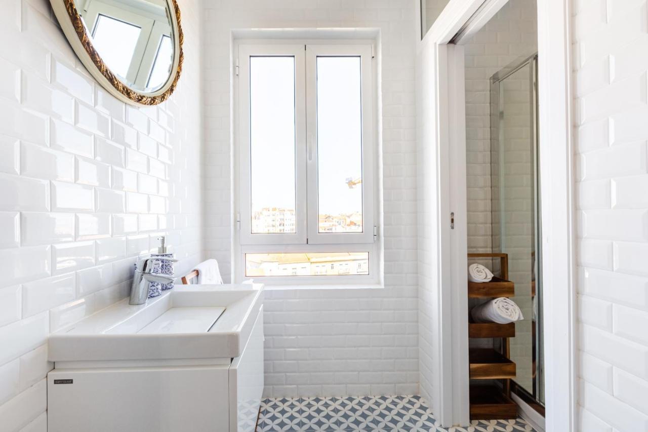 ליסבון White & Blue Vintage Home In Graca מראה חיצוני תמונה