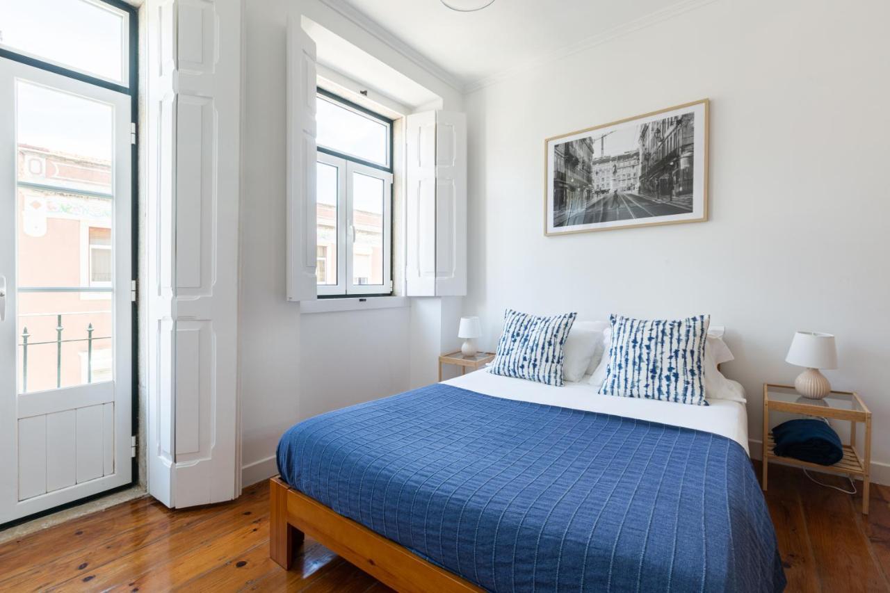 ליסבון White & Blue Vintage Home In Graca מראה חיצוני תמונה