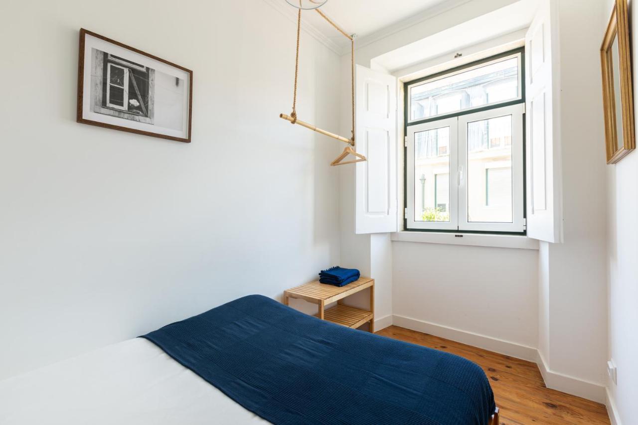ליסבון White & Blue Vintage Home In Graca מראה חיצוני תמונה