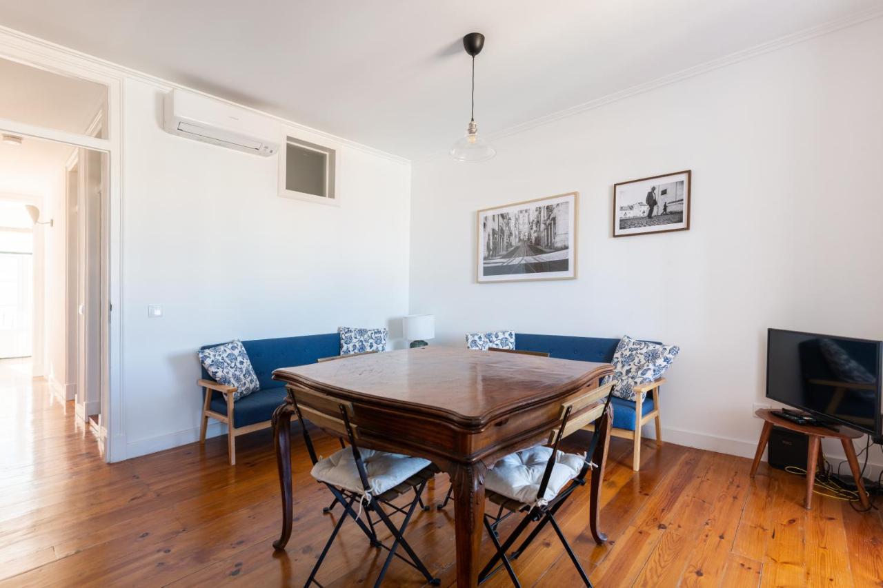 ליסבון White & Blue Vintage Home In Graca מראה חיצוני תמונה