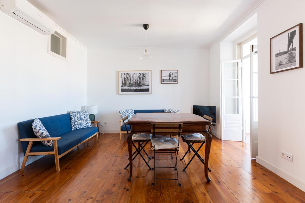 ליסבון White & Blue Vintage Home In Graca מראה חיצוני תמונה